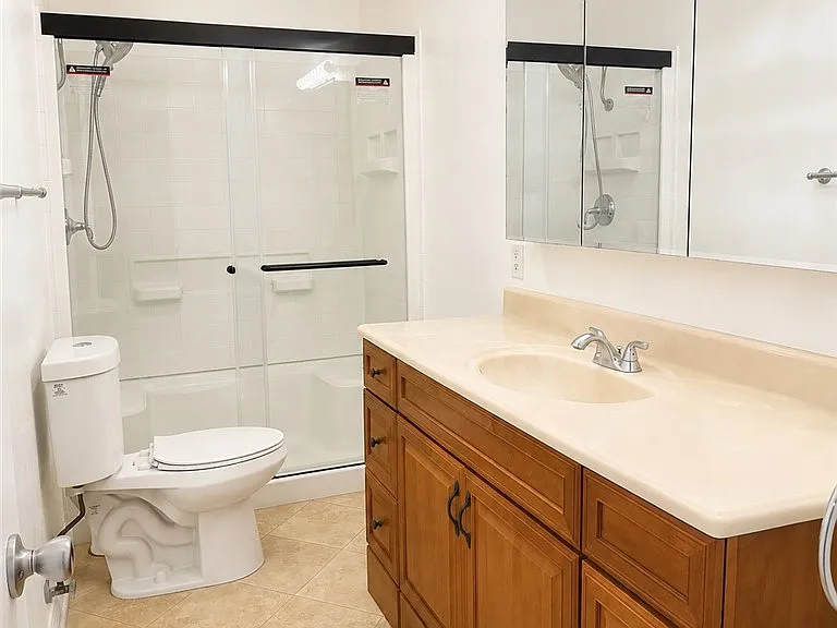 10636 Woodley Ave #43 — Photo 5