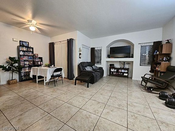 3rd image of 8250 N Grand Canyon Dr Unit 1136