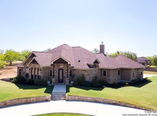 2602 B St, Floresville, TX 78114