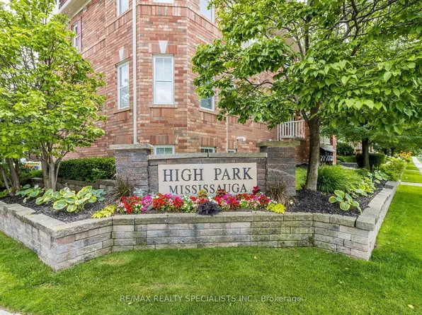 614 Shoreline Dr #5, Mississauga, ON L5B 0A8