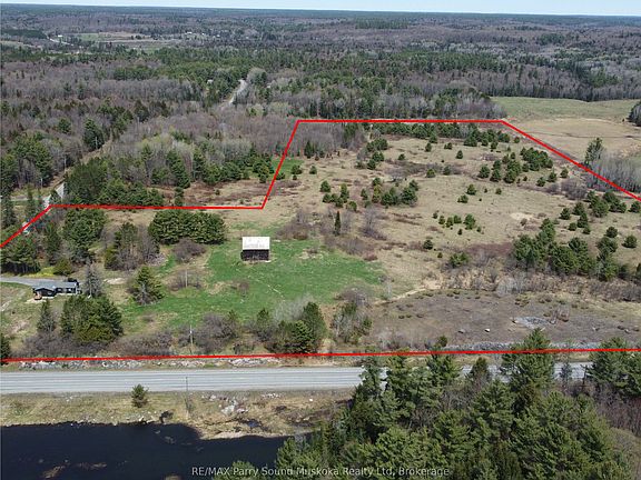 3rd image of 582 Turtle Lake Rd