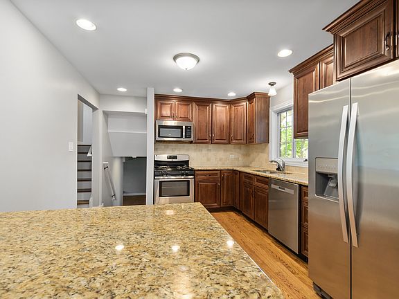 5th image of 433 Hackberry Rd