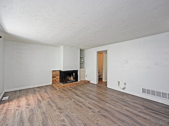 4th image of 906 Woodlyn Dr N