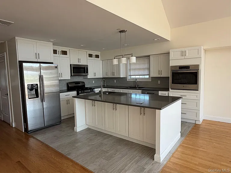 621 E Olive St #2 — Photo 4