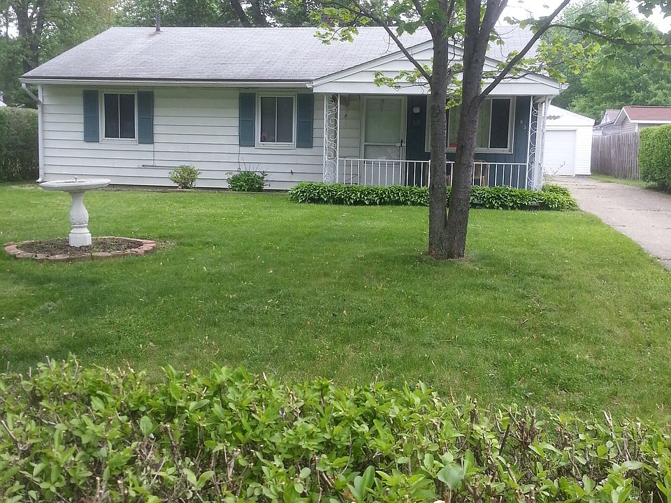 1st image of 935 West Dr