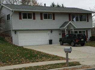 618 E Oak St, Cottage Grove, WI 53527