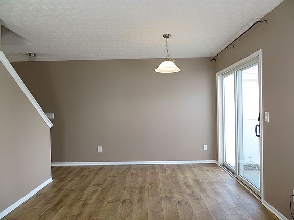 3rd image of 6226 Albany Way Dr
