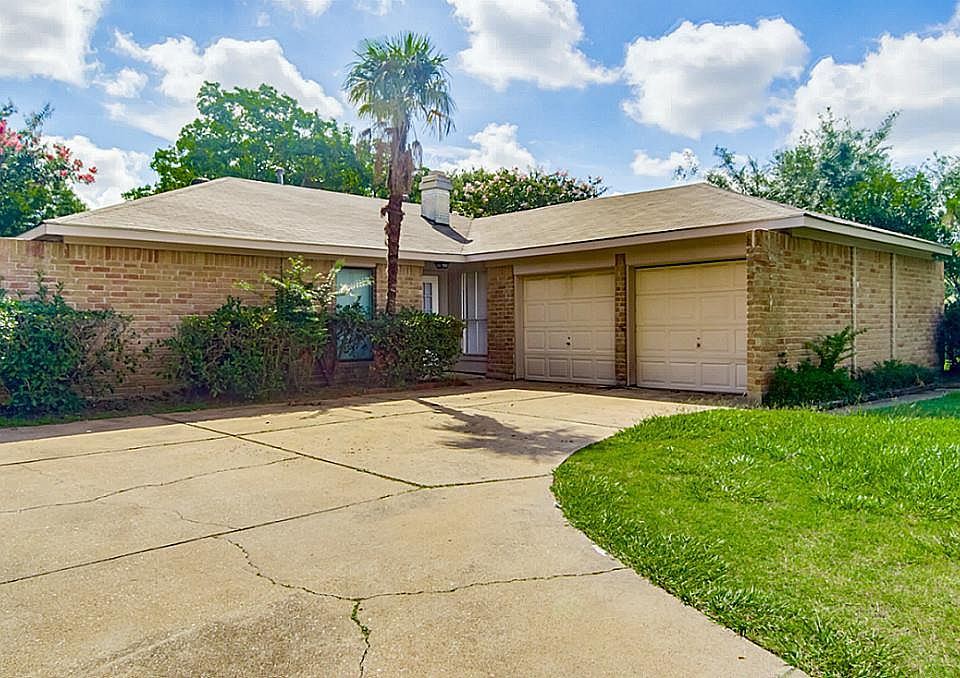 1st image of 2110 Ducklake Ln