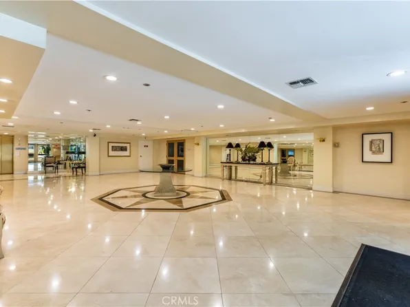 441 N Oakhurst Dr APT 701, Beverly Hills, CA 90210