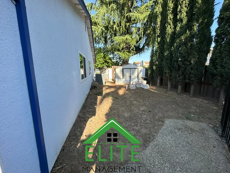 2901 Davenport Way — Photo 23