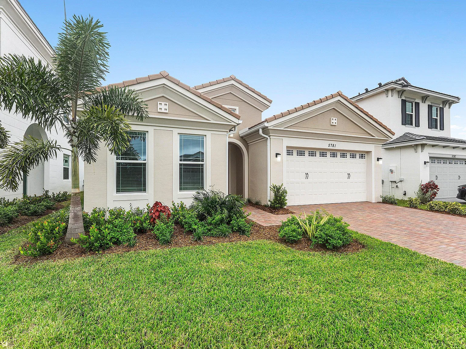 3 bed, 2.0 bath, 1800 sqft, $3,300 — Photo 2