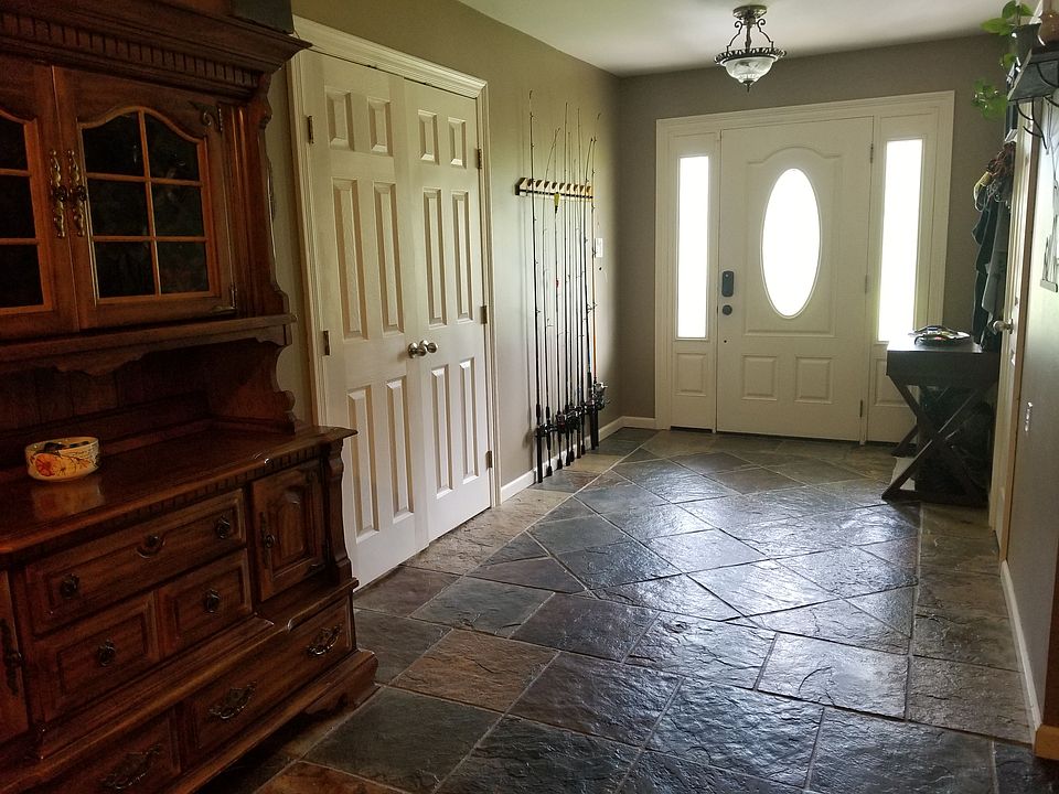 1st image of 414 Highridge Dr