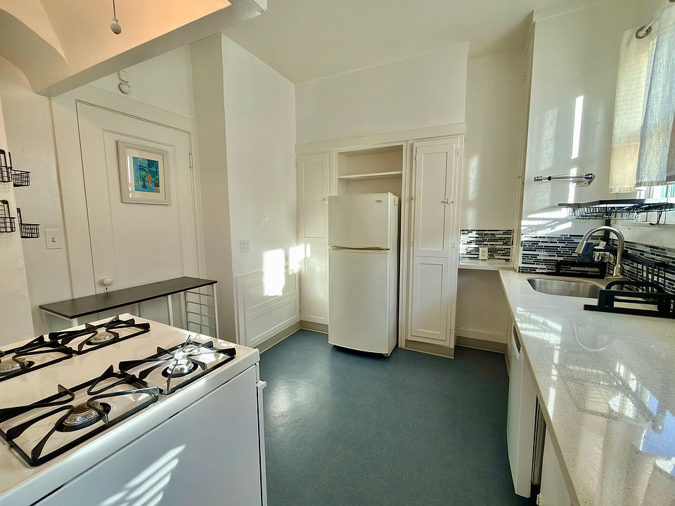 Kitchen with gas range