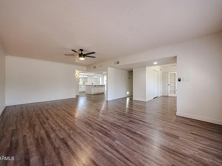 1803 W Maryland Ave — Photo 7