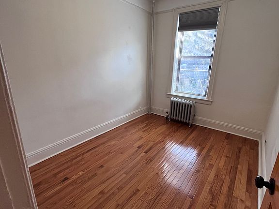 3rd image of 3130 34th St APT 2F