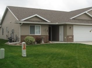 2017 Paradise Rd, Albert Lea, MN 56007