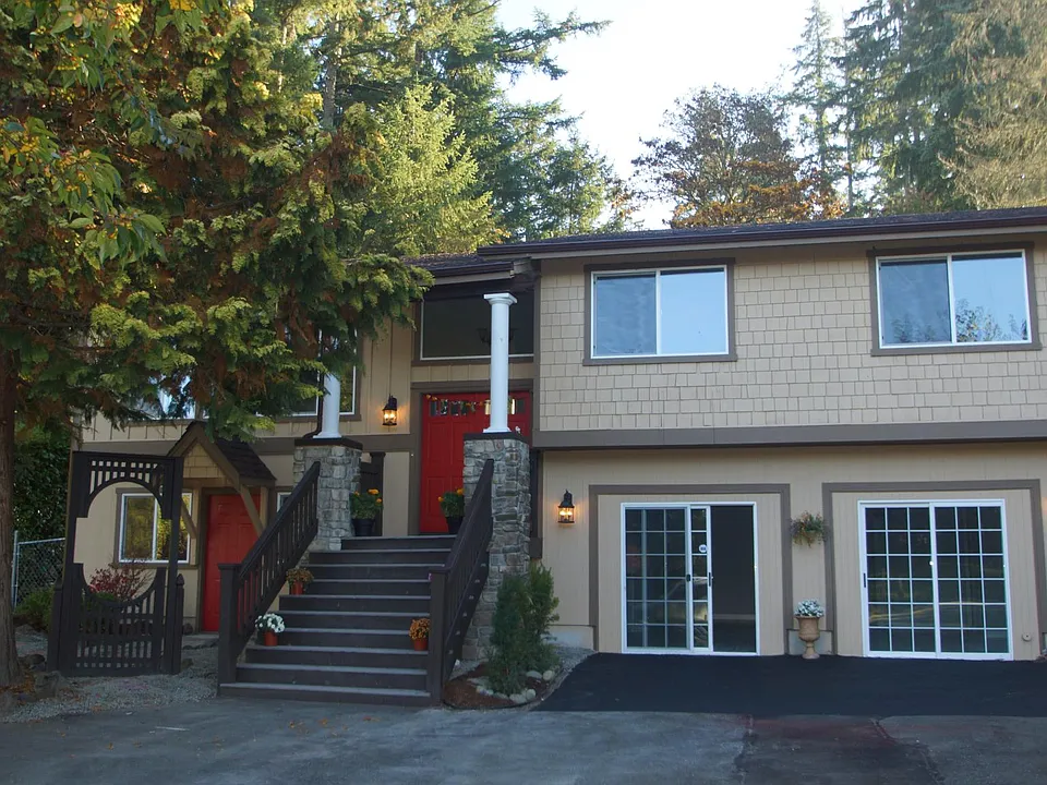 1712 212th Ave SE