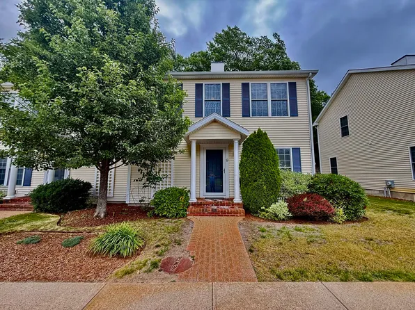 204 Center St APT 9, Pembroke, MA 02359