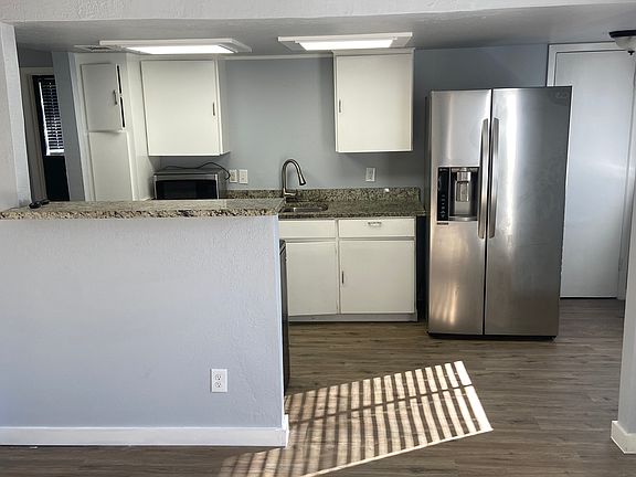 3rd image of 6026 Crosswood Ln