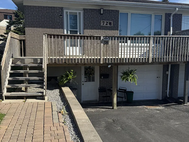 728 Sunnypoint Dr — Photo 1