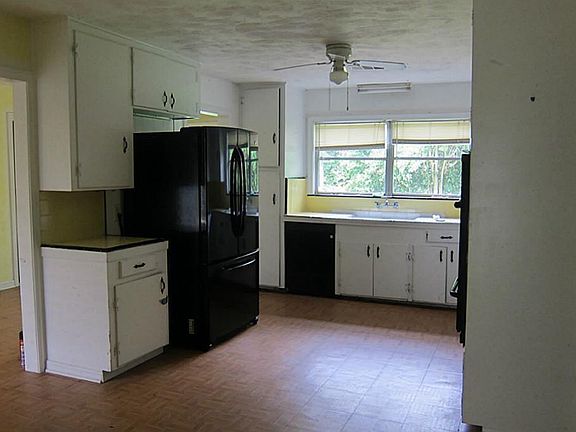 2nd image of 417 Yorkshire Ave