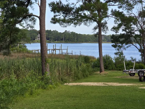 12 Arrowhead Dr, Hubert, NC 28539