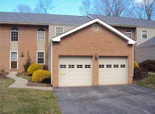 7019 Clubview Dr, Bridgeville, PA 15017