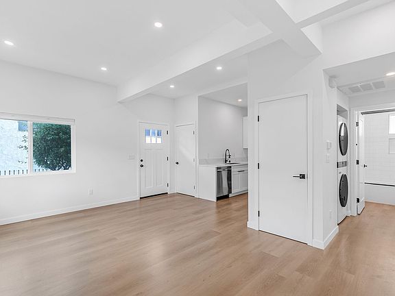 4th image of 1536 11th St #1532-A