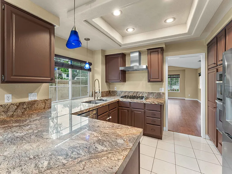 1326 Linsay Pl — Photo 10