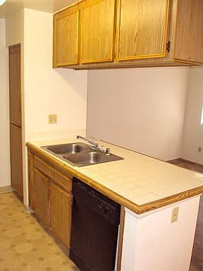 4th image of 12369 Lakeshore Dr APT 2