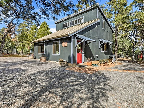 4th image of 2056 Lone Mountain Rd