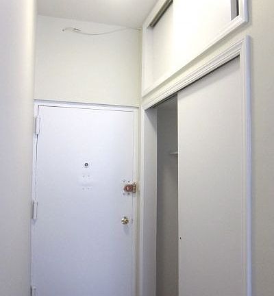 4th image of 236 W 52nd St APT B4
