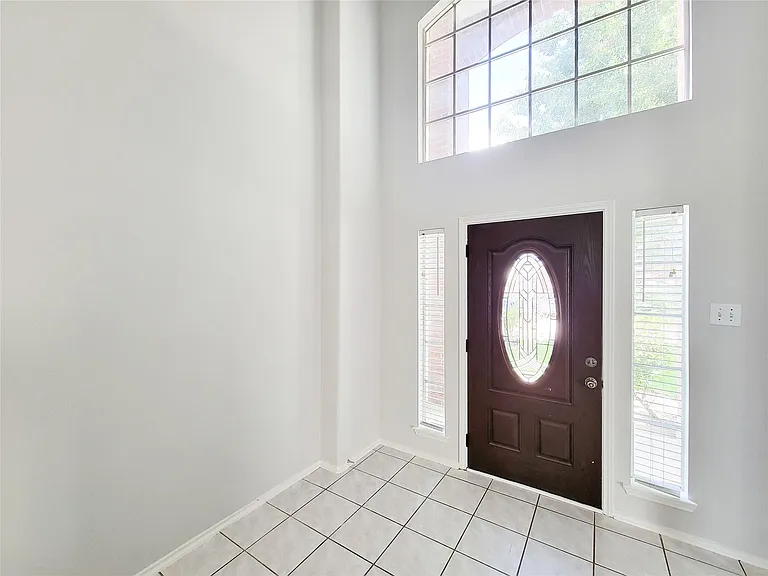 19726 Lindenfield Ct — Photo 5