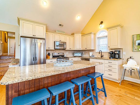5th image of 1120 Central Ave #2