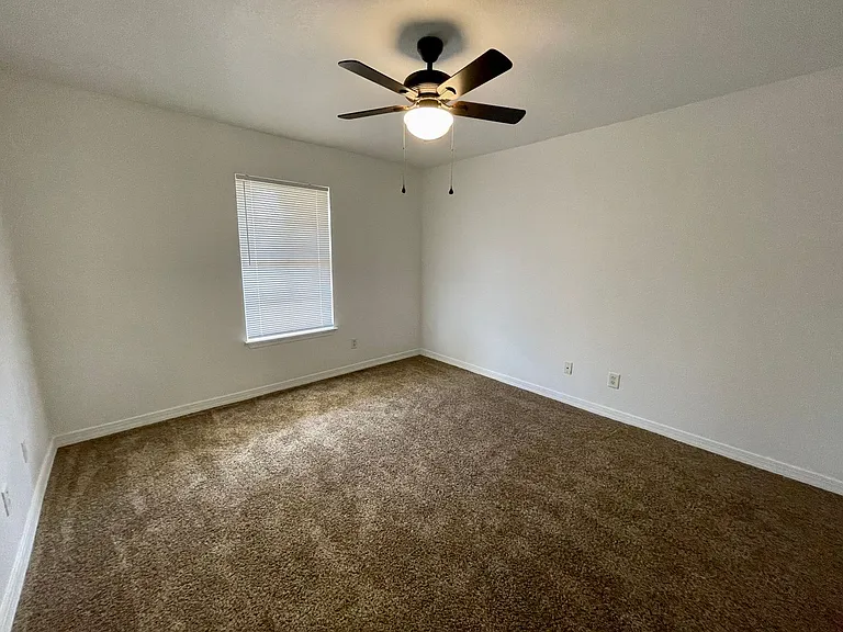 Alpine Circle Apartments — Photo 12
