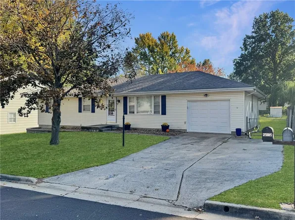 507 W 33rd St, Higginsville, MO 64037