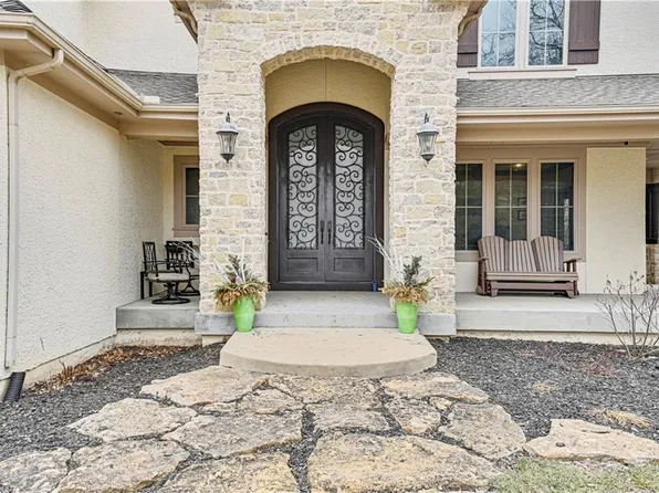 14555 Oak Valley Dr, Gardner, KS 66030