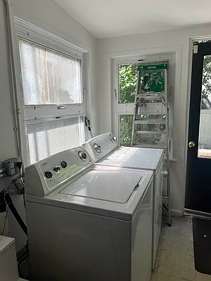 Laundry, photo 1