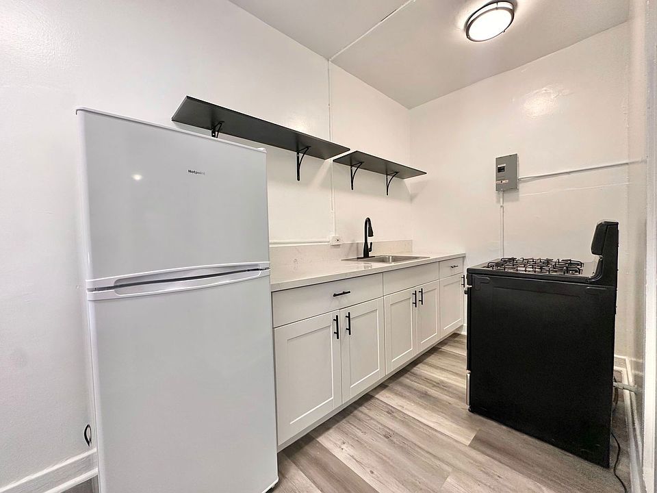 1st image of 849 S Kenmore Ave APT 6