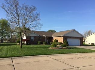 9450 Victorian Ln, Breese, IL 62230