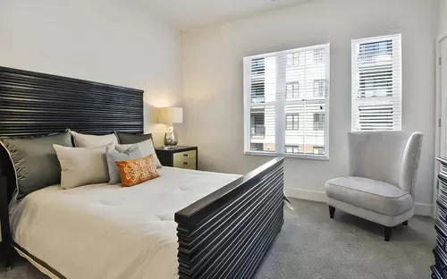 Spacious Bedrooms For King Size Accommodations - 675 N. Highland