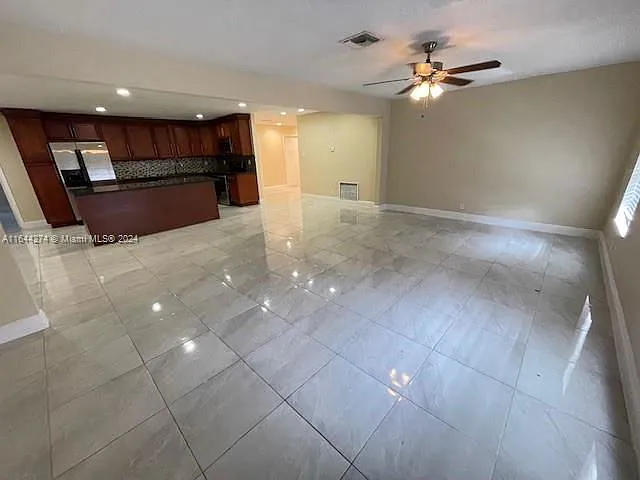 7502 NW 41st St — Photo 5