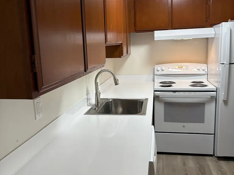 4875 SW Lombard Ave — Photo 15