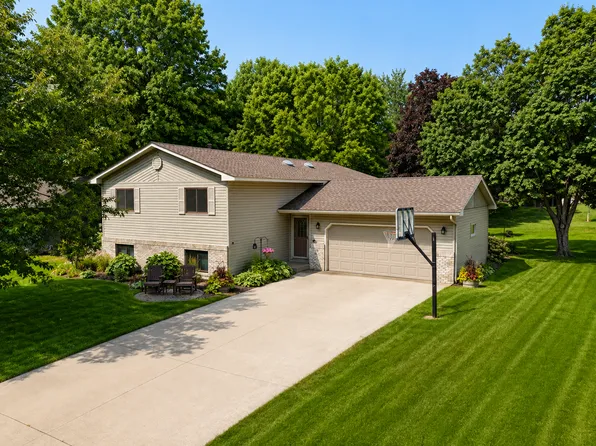 107 Craig Ln, Monticello, MN 55362