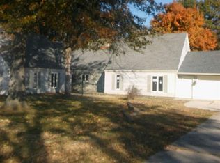 830 W Dupont Rd, Fort Wayne, IN 46825