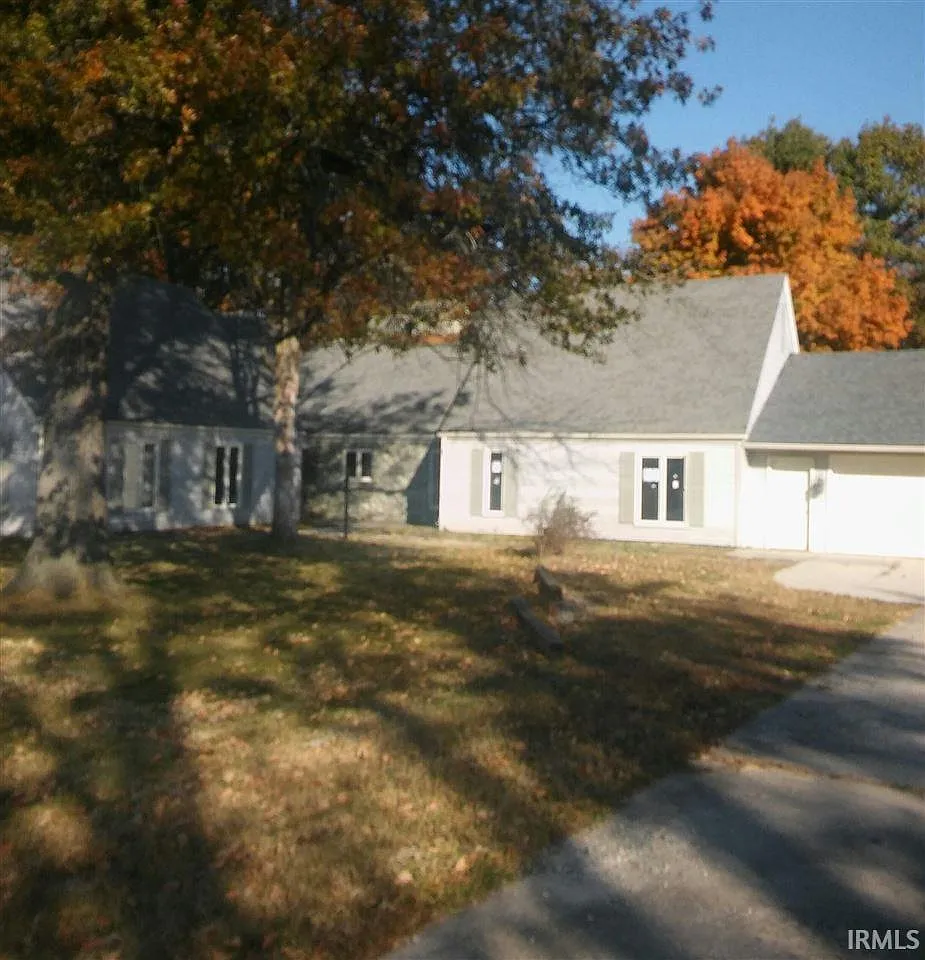 830 W Dupont Rd photo 1