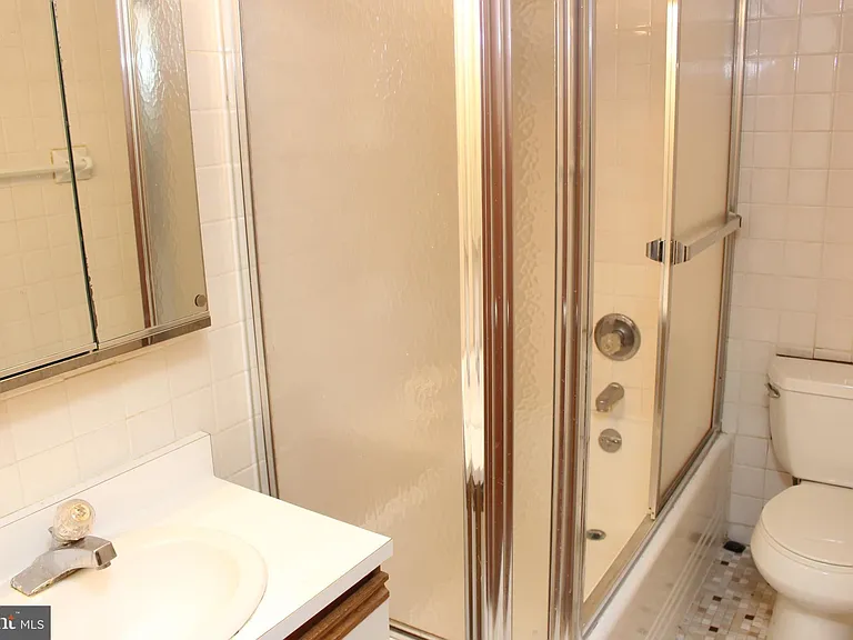 1030 E Lancaster Ave #111 — Photo 16
