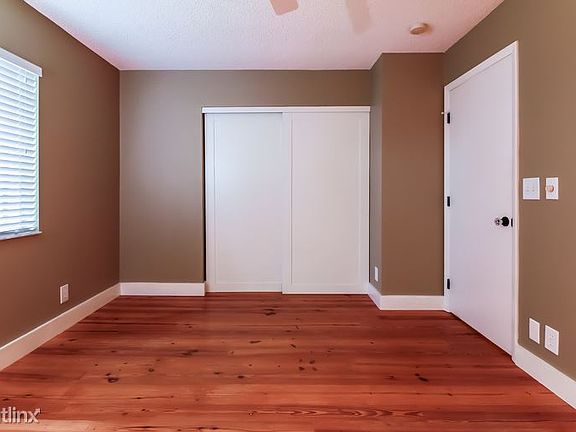 07-MasterBedroom-sm