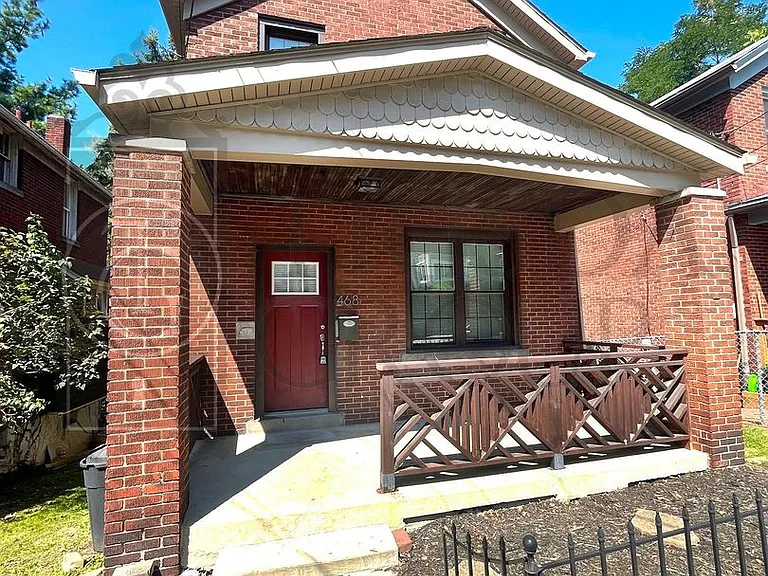 468 Belonda St — Photo 2