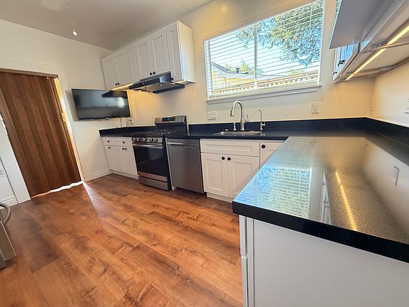 3rd image of 307 Boyce St